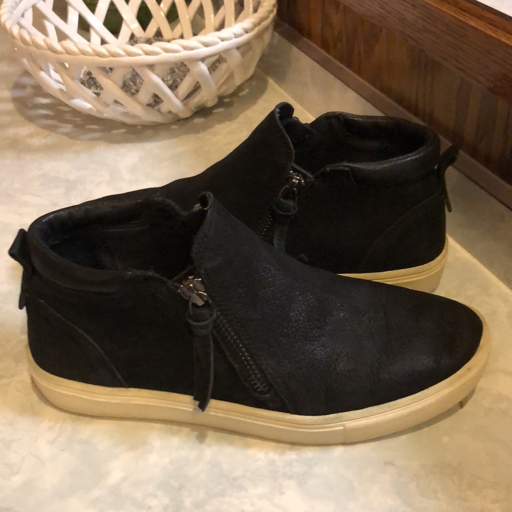 Gianni Bini Leather Shoes - Picture 6 of 10